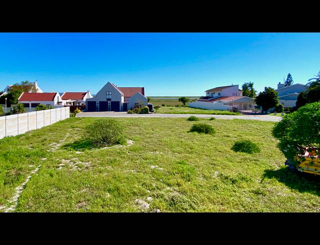 647M² VACANT LAND FOR SALE IN PORT OWEN